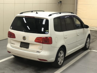 VOLKSWAGEN GOLF TOURAN