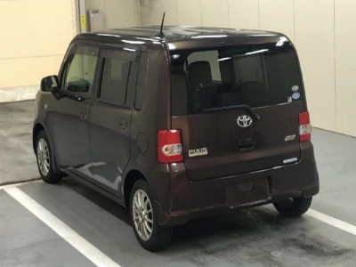 TOYOTA PIXIS SPACE