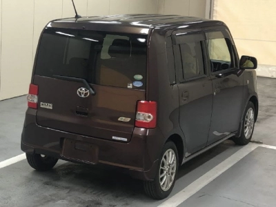 TOYOTA PIXIS SPACE
