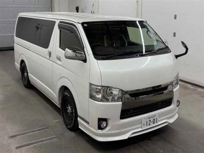 TOYOTA HIACE VAN