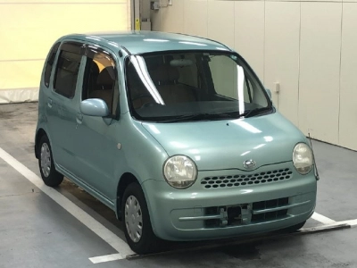 DAIHATSU MOVE LATTE