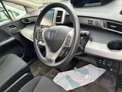 HONDA FREED HYBRID