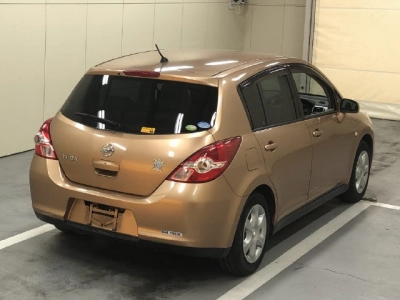 NISSAN TIIDA