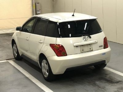 TOYOTA IST