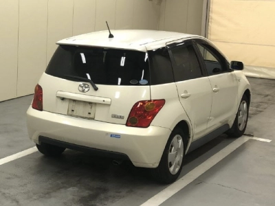 TOYOTA IST