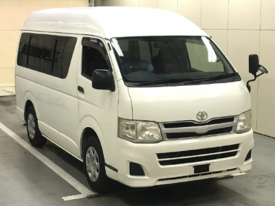TOYOTA HIACE