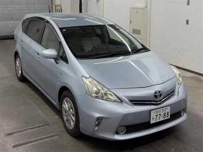 TOYOTA PRIUS ALPHA