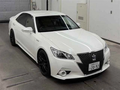 TOYOTA CROWN HYBRID