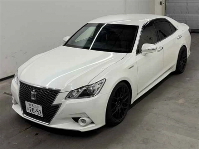 TOYOTA CROWN HYBRID