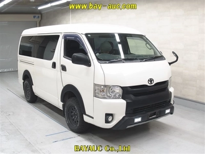 TOYOTA REGIUS VAN