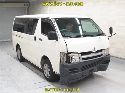 TOYOTA REGIUS VAN