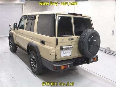 TOYOTA LAND CRUISER 70