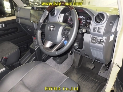 TOYOTA LAND CRUISER 70