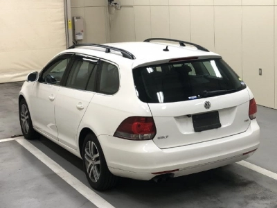 VOLKSWAGEN GOLF VARIANT