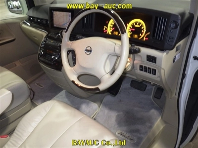 NISSAN ELGRAND