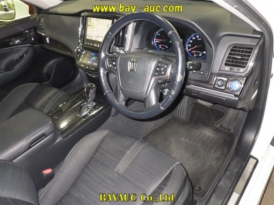 TOYOTA CROWN HYBRID