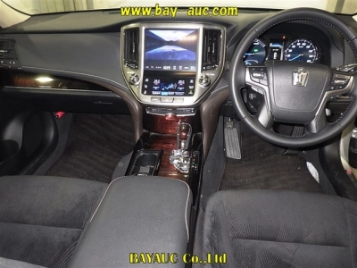 TOYOTA CROWN HYBRID