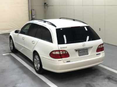 MERCEDES BENZ E CLASS