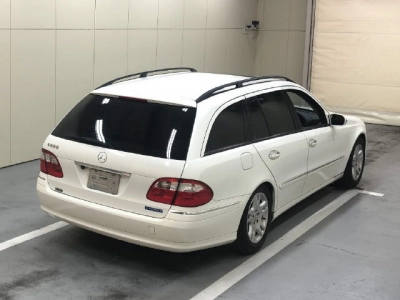 MERCEDES BENZ E CLASS