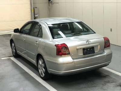 TOYOTA AVENSIS
