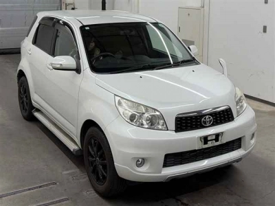 TOYOTA RUSH