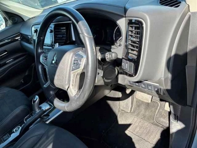 MITSUBISHI OUTLANDER PHEV