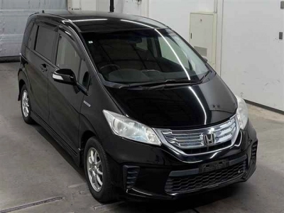 HONDA FREED HYBRID