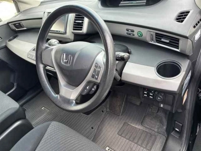 HONDA FREED HYBRID