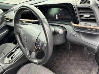 TOYOTA CROWN CROSSOVER