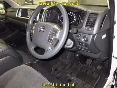 TOYOTA HIACE WAGON