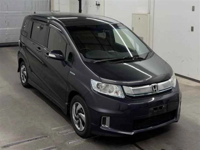 HONDA FREED SPIKE HYBRID