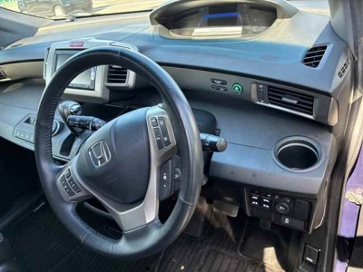 HONDA FREED SPIKE HYBRID