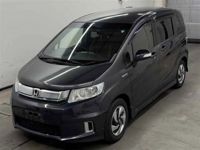 HONDA FREED SPIKE HYBRID
