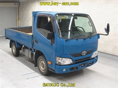 TOYOTA DYNA