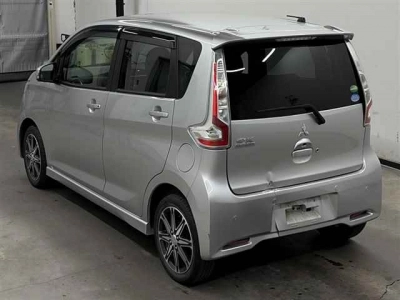 MITSUBISHI EK CUSTOM