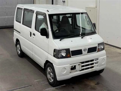 NISSAN CLIPPER VAN