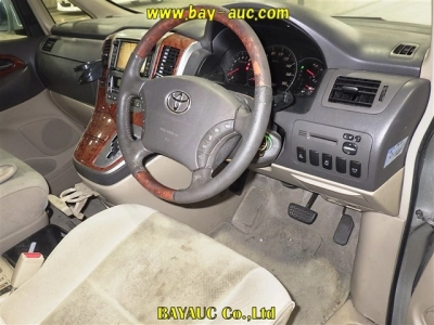 TOYOTA ALPHARD V