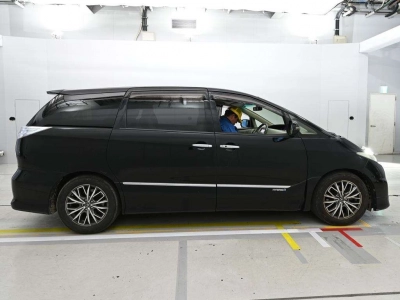 TOYOTA ESTIMA HYBRID