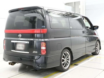 NISSAN ELGRAND