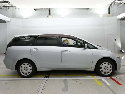 MITSUBISHI GRANDIS