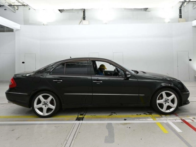 MERCEDES BENZ E CLASS