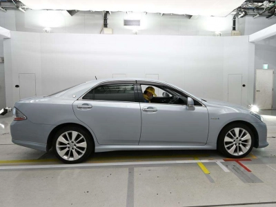 TOYOTA CROWN HYBRID