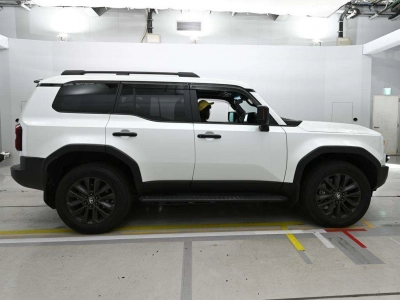 TOYOTA LAND CRUISER 250