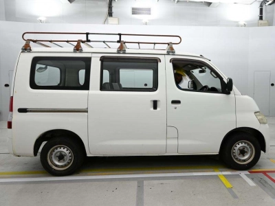 TOYOTA LITE ACE VAN