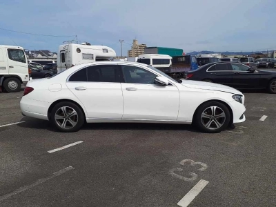 MERCEDES BENZ E CLASS