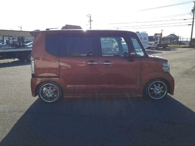 HONDA N BOX CUSTOM