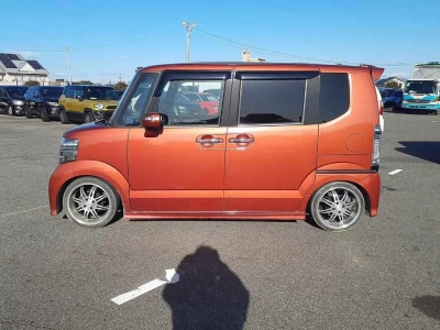 HONDA N BOX CUSTOM