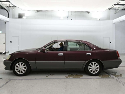 TOYOTA CROWN MAJESTA