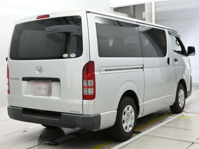 TOYOTA REGIUS VAN