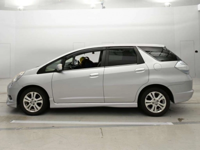 HONDA FIT SHUTTLE HYBRID